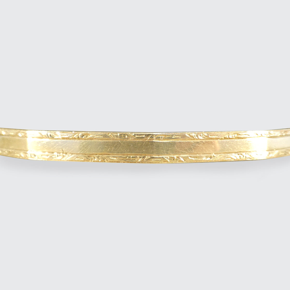 C1928 Detailed 9ct Yellow Gold Solid Slave Bangle