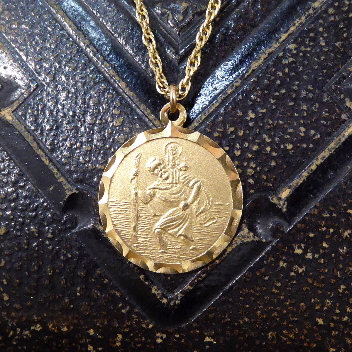 Vintage Yellow Gold St Christopher Disc Pendant Necklace on 21inch Yellow Gold Rope Chain