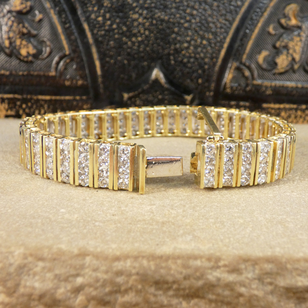 Vintage 8.20ct Diamond Panel Link Bracelet in 14ct Yellow Gold