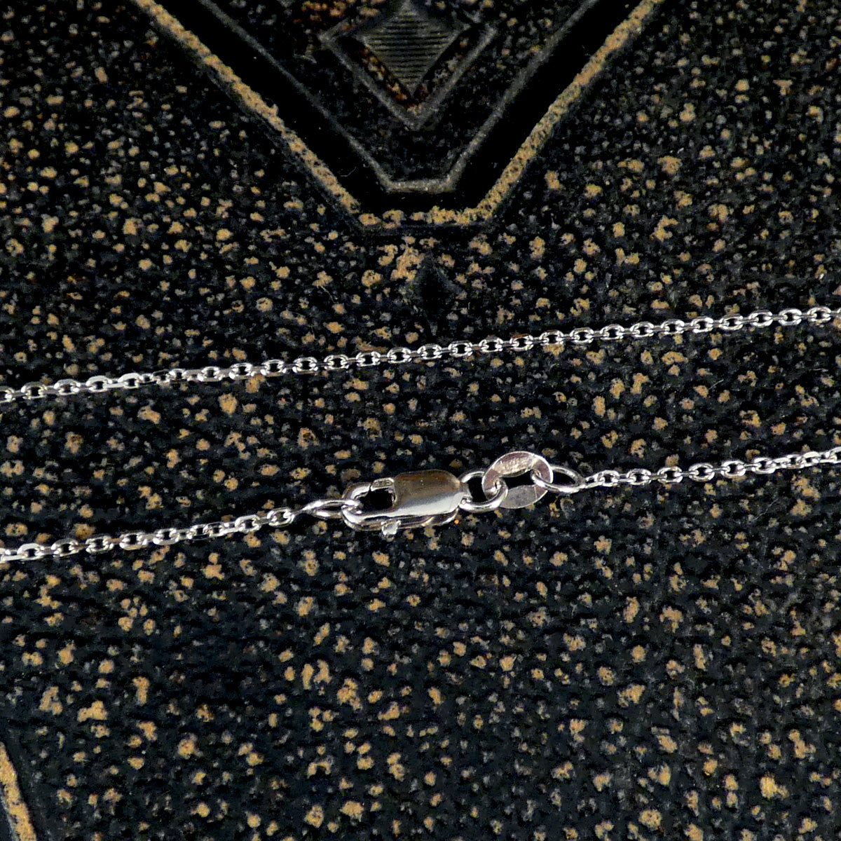 Lobster clasp for Diamond pendant necklace in 9ct white gold.