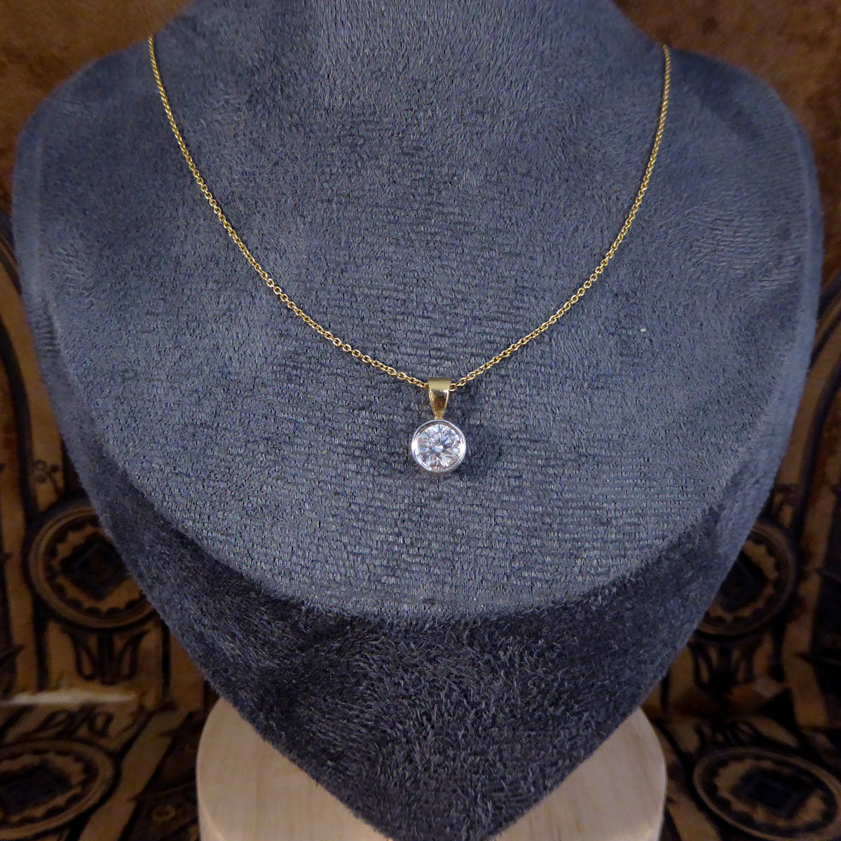 Classic 0.75ct Diamond Bezel Set Solitaire Pendant Necklace in 18ct Gold