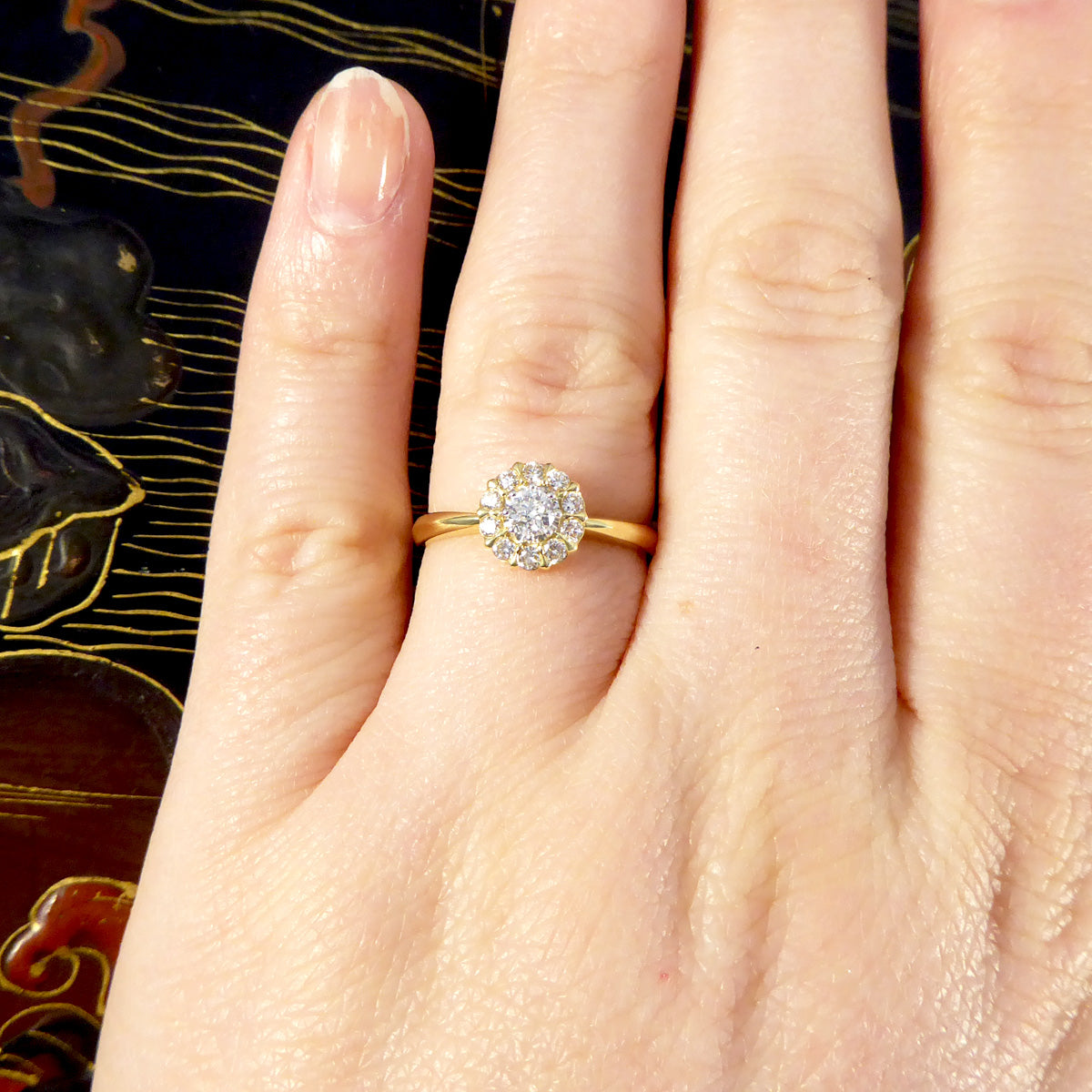 Elegant Daisy Diamond Cluster Ring in 18ct Yellow Gold