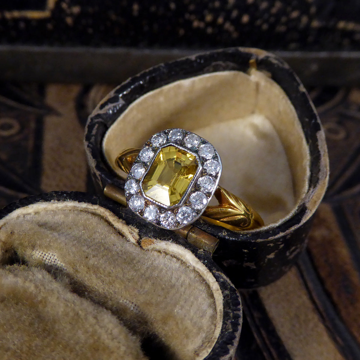 Classic antique style ring in a genuine antique box.