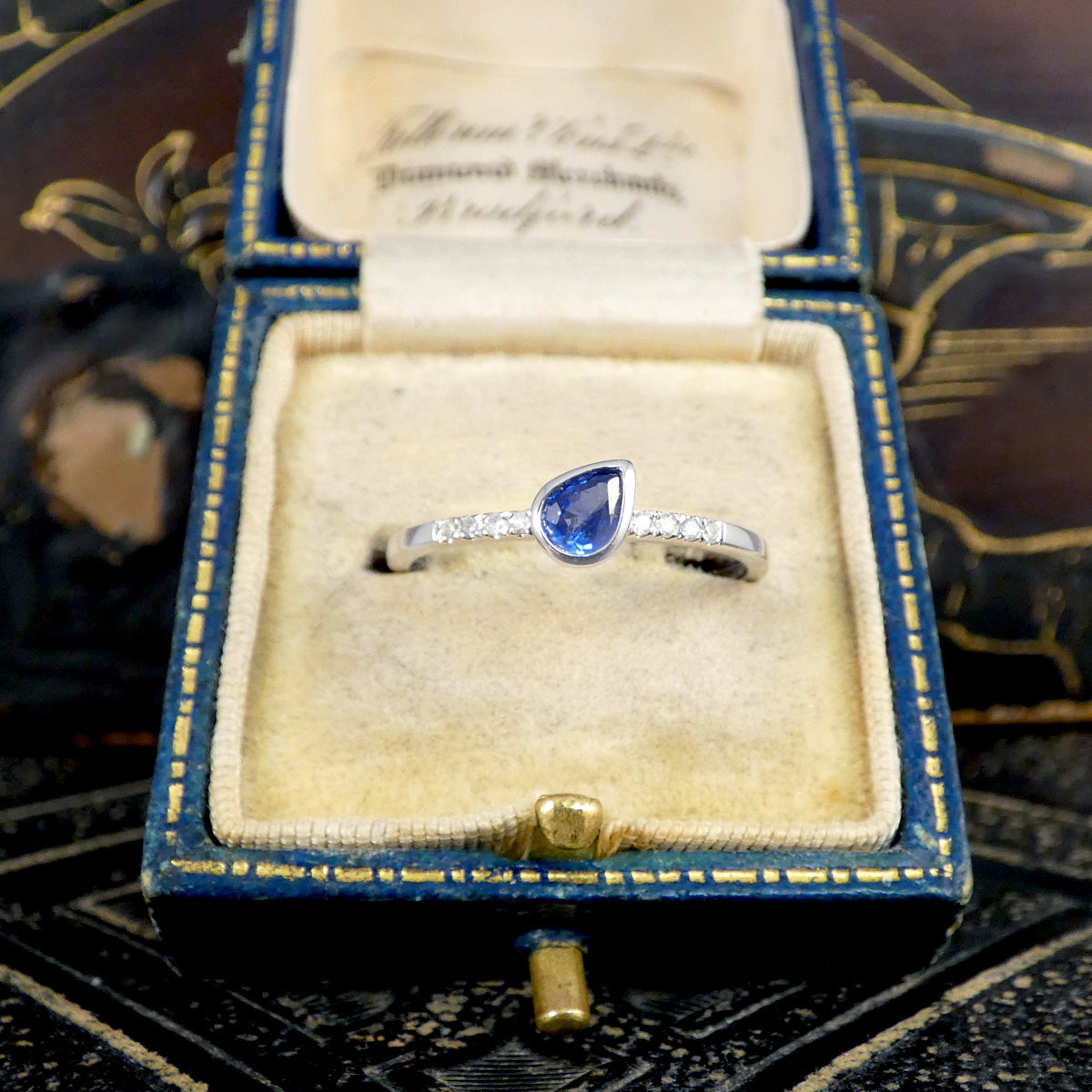 A dainty and light Sapphire and Diamond ring, easy to wear and not too chunky.