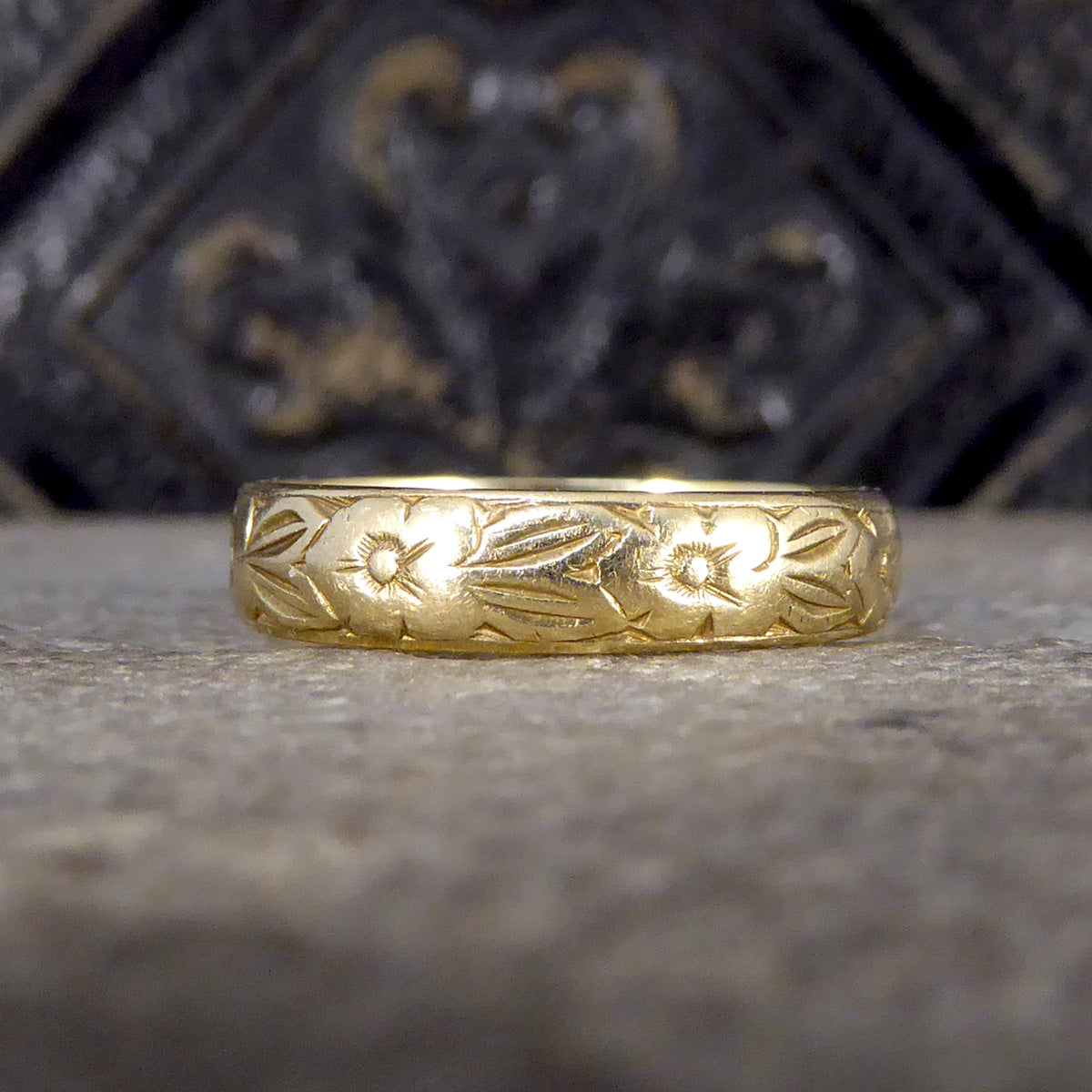 Vintage Floral and Foliage Detailed 18ct Yellow Gold Wedding or Stackable Band