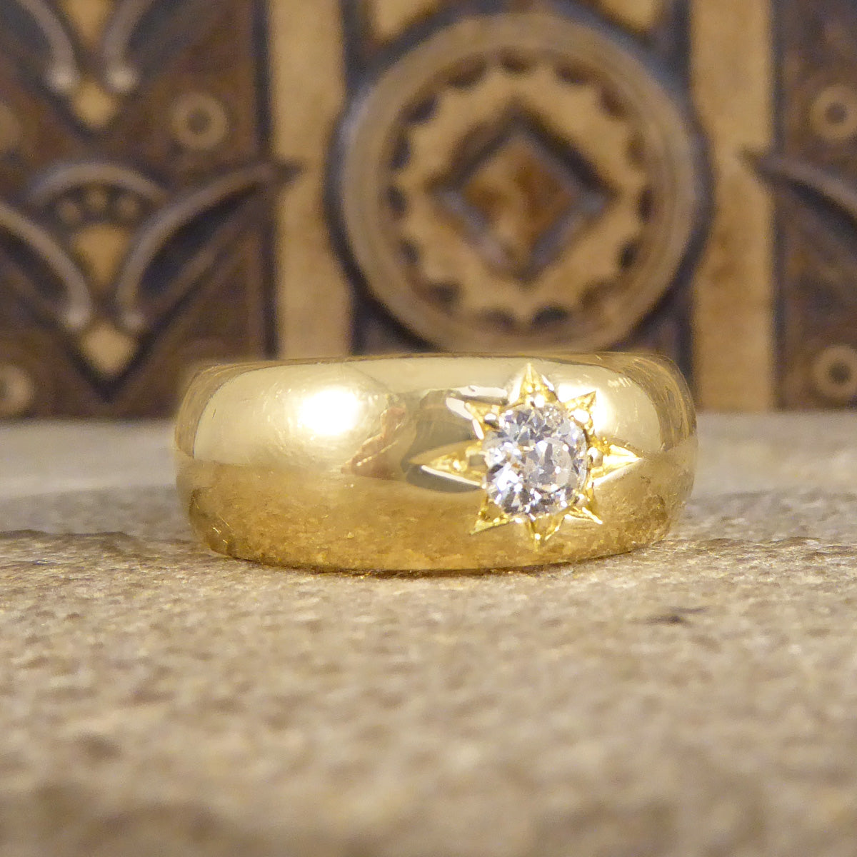Antique Late Victorian Old Cut Diamond Star Set 18ct Yellow Gold Band Ring