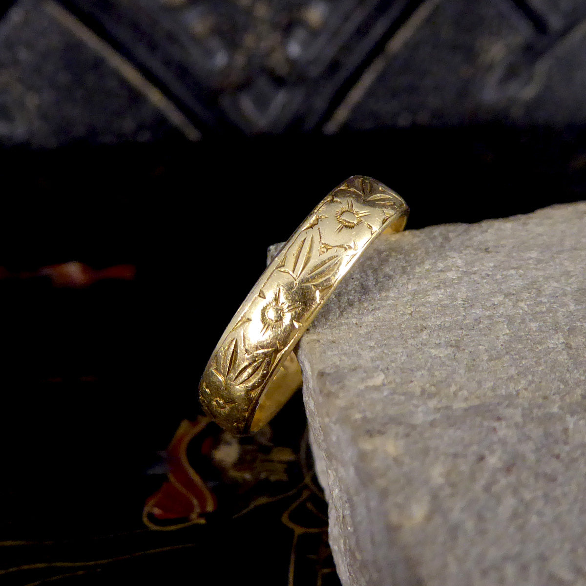 Vintage Floral and Foliage Detailed 18ct Yellow Gold Wedding or Stackable Band