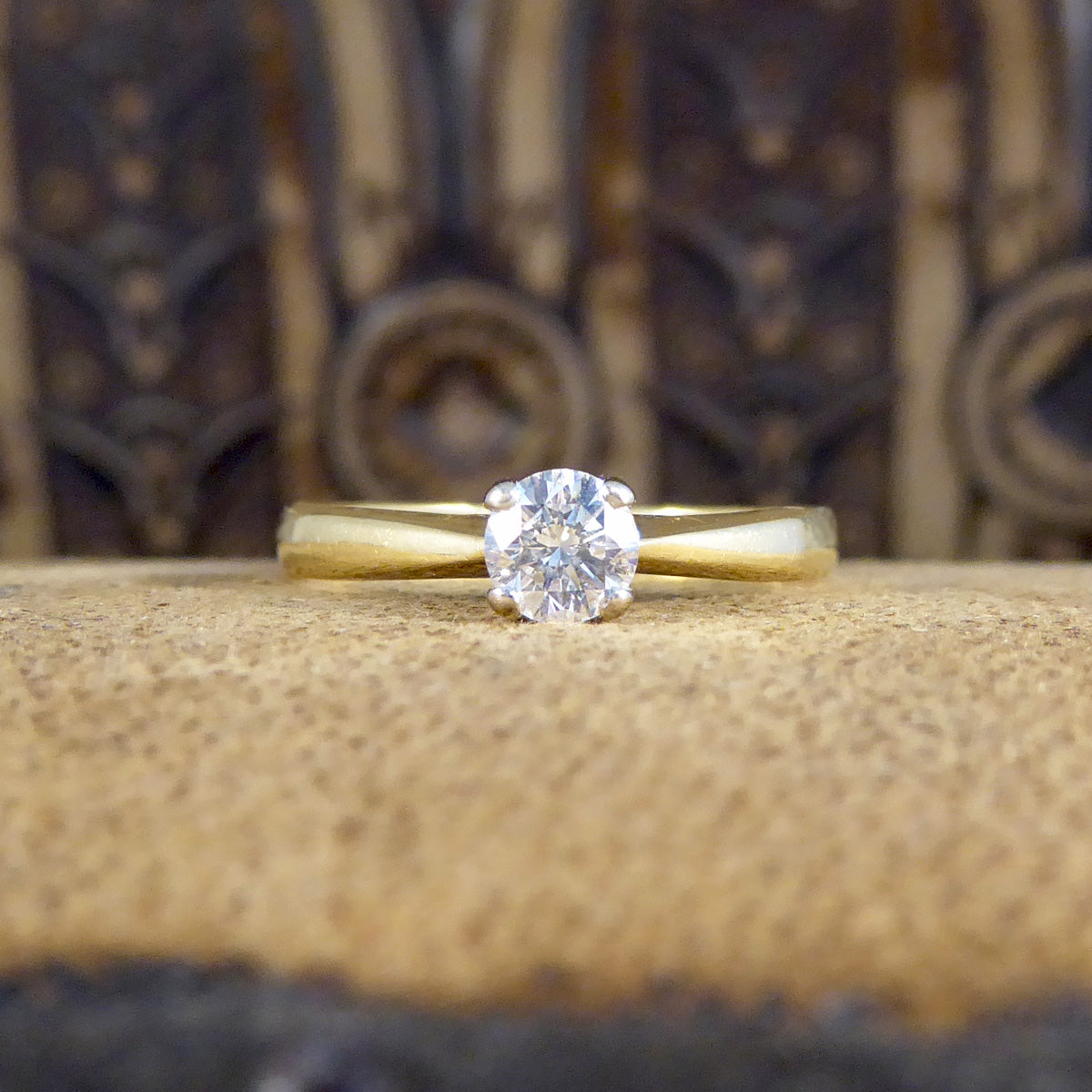 Classic and Dainty 0.25ct Diamond Solitaire Engagement Ring in 18ct Yellow Gold