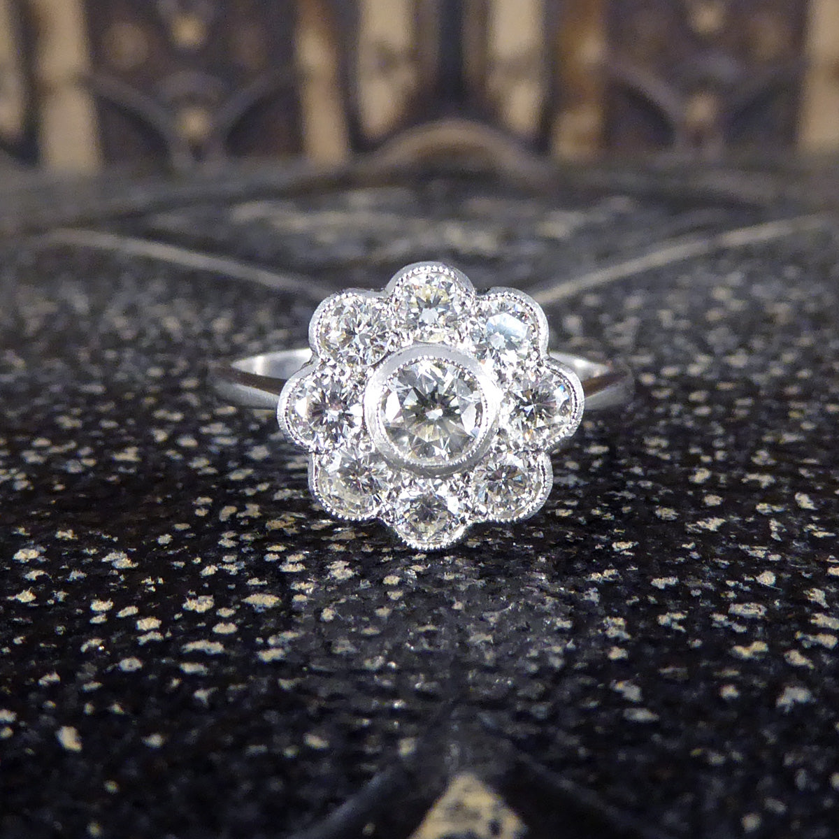 Contemporary 1.00ct Brilliant Cut Diamond set Daisy Cluster Ring in Platinum